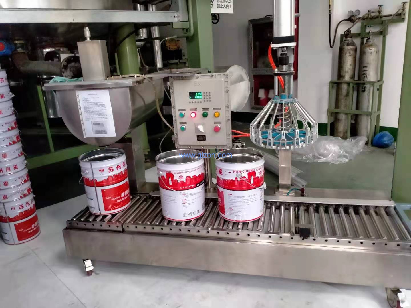 液體灌裝機(jī),稱(chēng)重灌裝機(jī),定量灌裝機(jī)