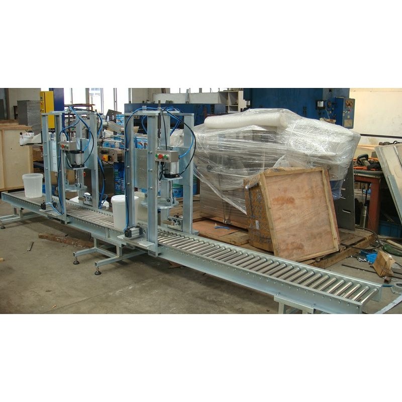 自動(dòng)壓蓋機(jī)